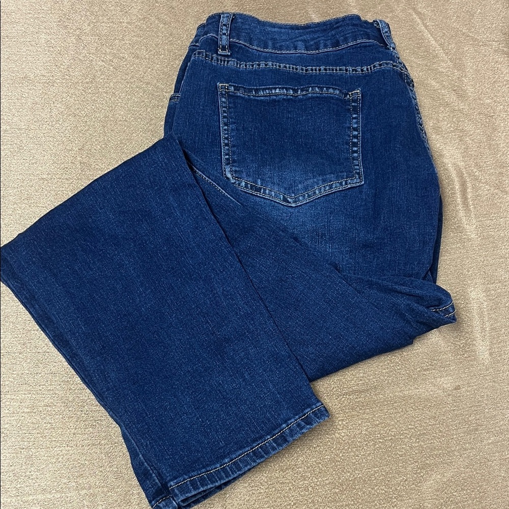 Women's Straight Leg Jeans in Deep Blue Denim